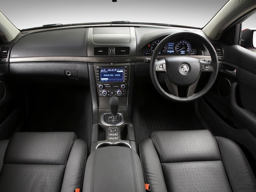  Holden Calais Sportwagon 2008 года  (фото 2 из 15)